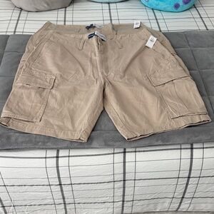 NWT Men’s Old Navy Cargo Shorts size 36 selling as a bundle